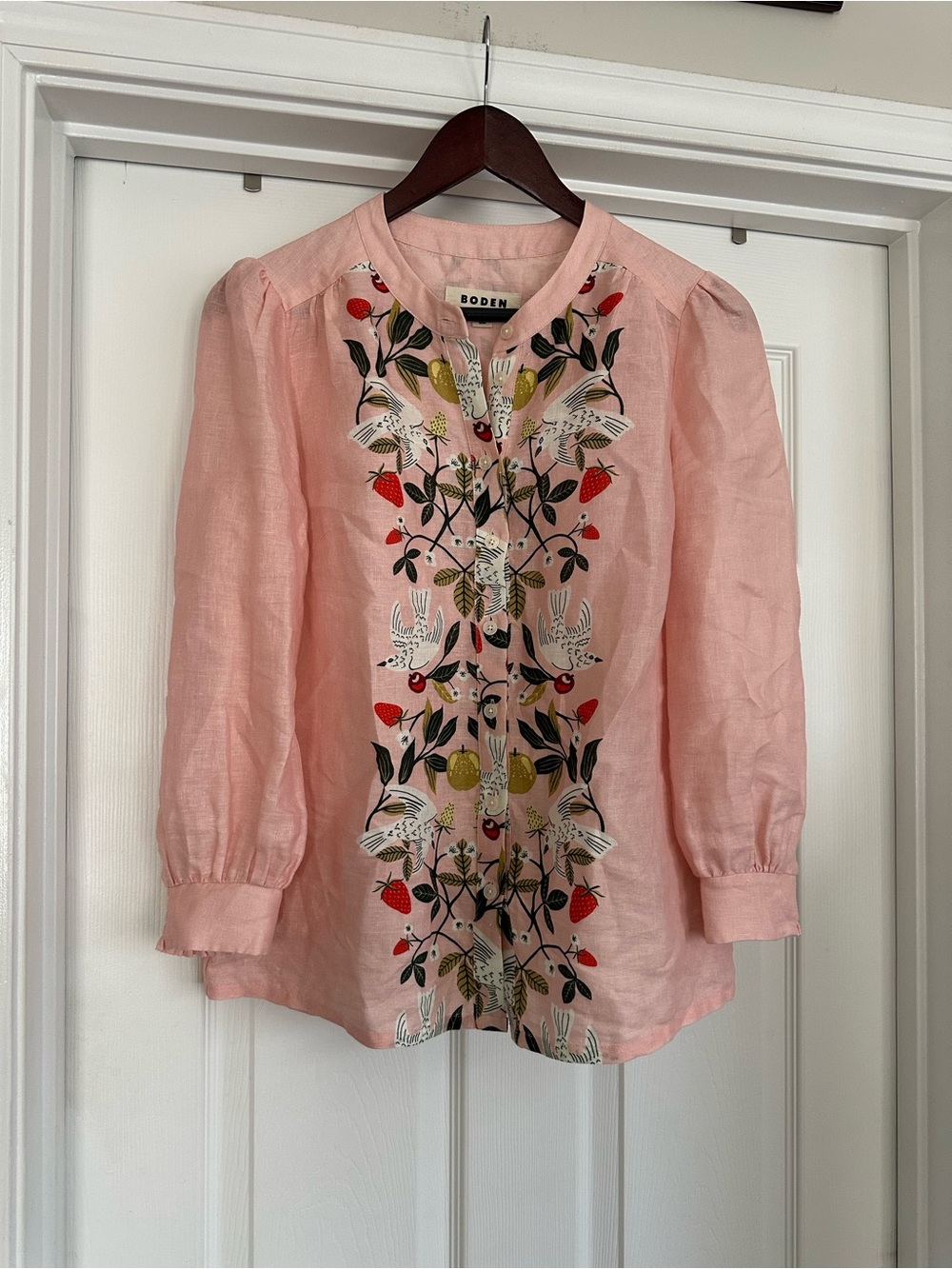 Boden Alicia Linen Top Pink Bird Strawberry Print | US 8 - Picture 5 of 11